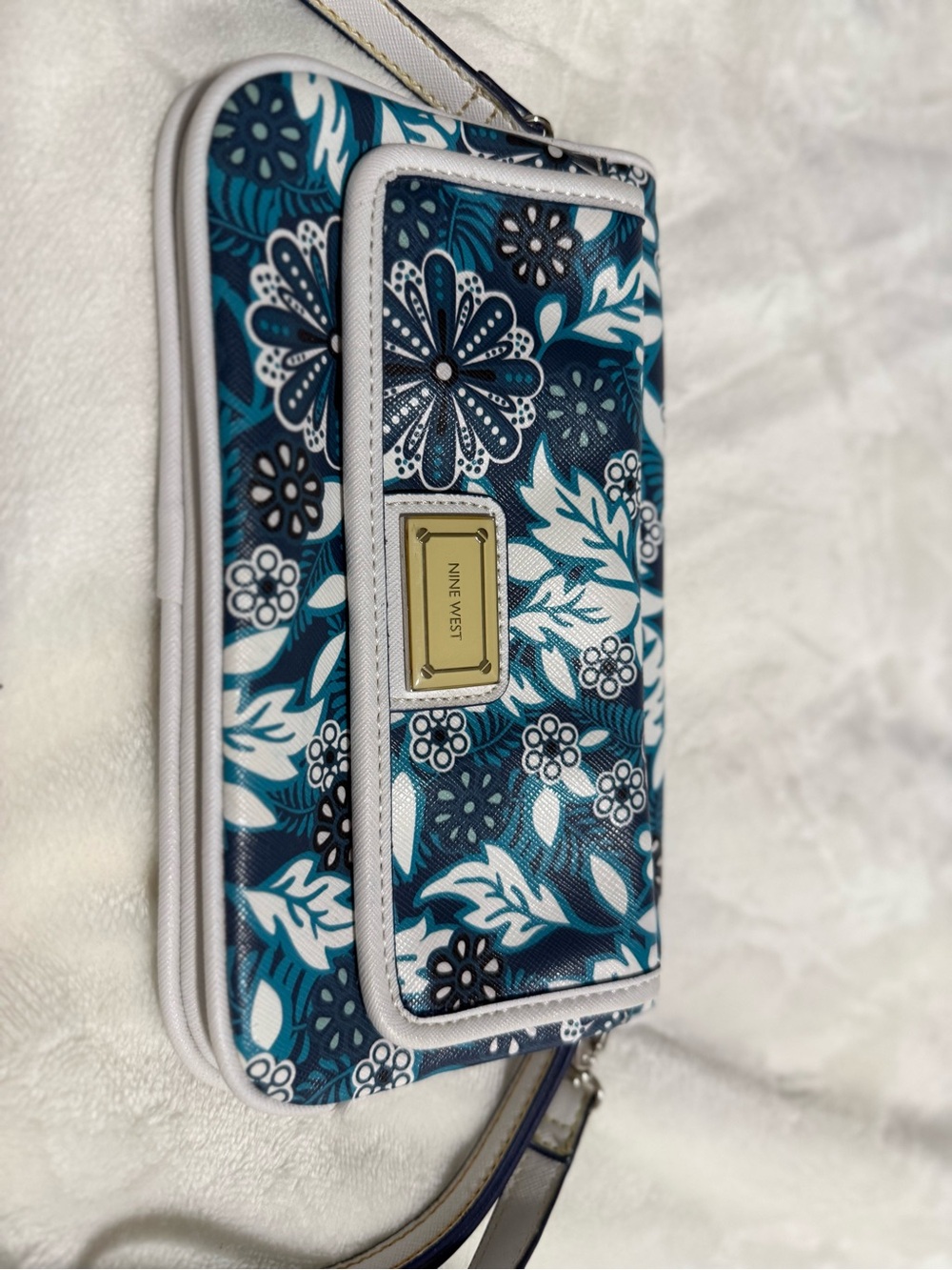 Nine West Teal, Navy & White Floral Wristlet Clutch